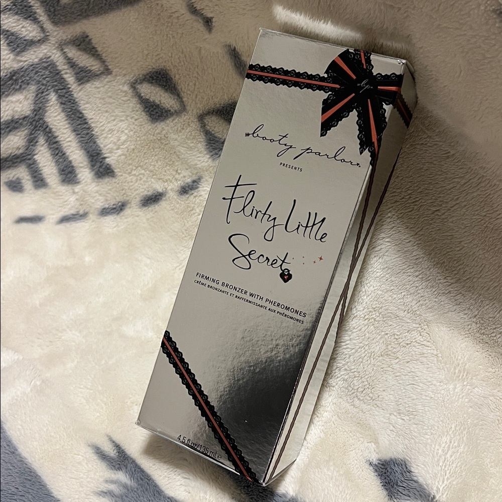 BOOTY PARLOR Flirty Little Secret Firming Bronzer - Picture 7 of 12